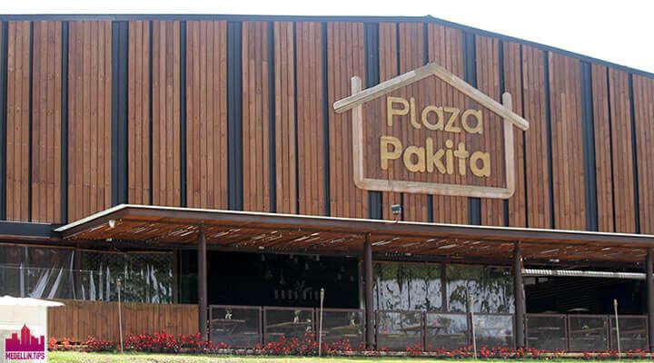 Fachada - Plaza Pakita. Fotografía por: Juan Carlos Morales S., periodista de Medellín.Tips
