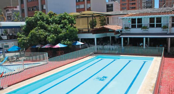 Zona húmeda del Club Medellín. Imagen tomada por la OEI.